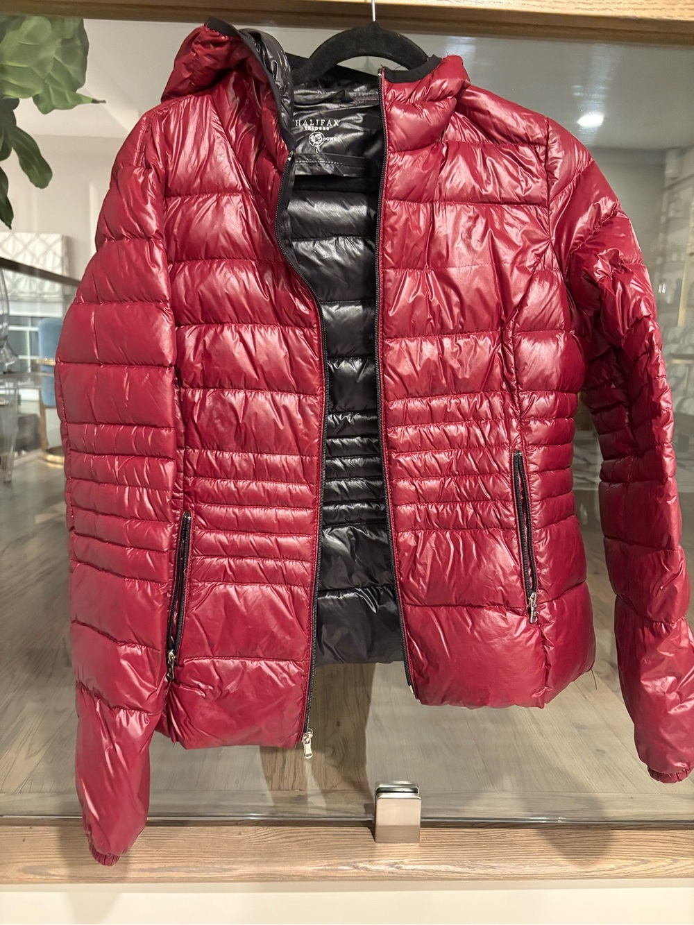 Women’s Lightweight Down Quilted Hooded Jacket - Red L